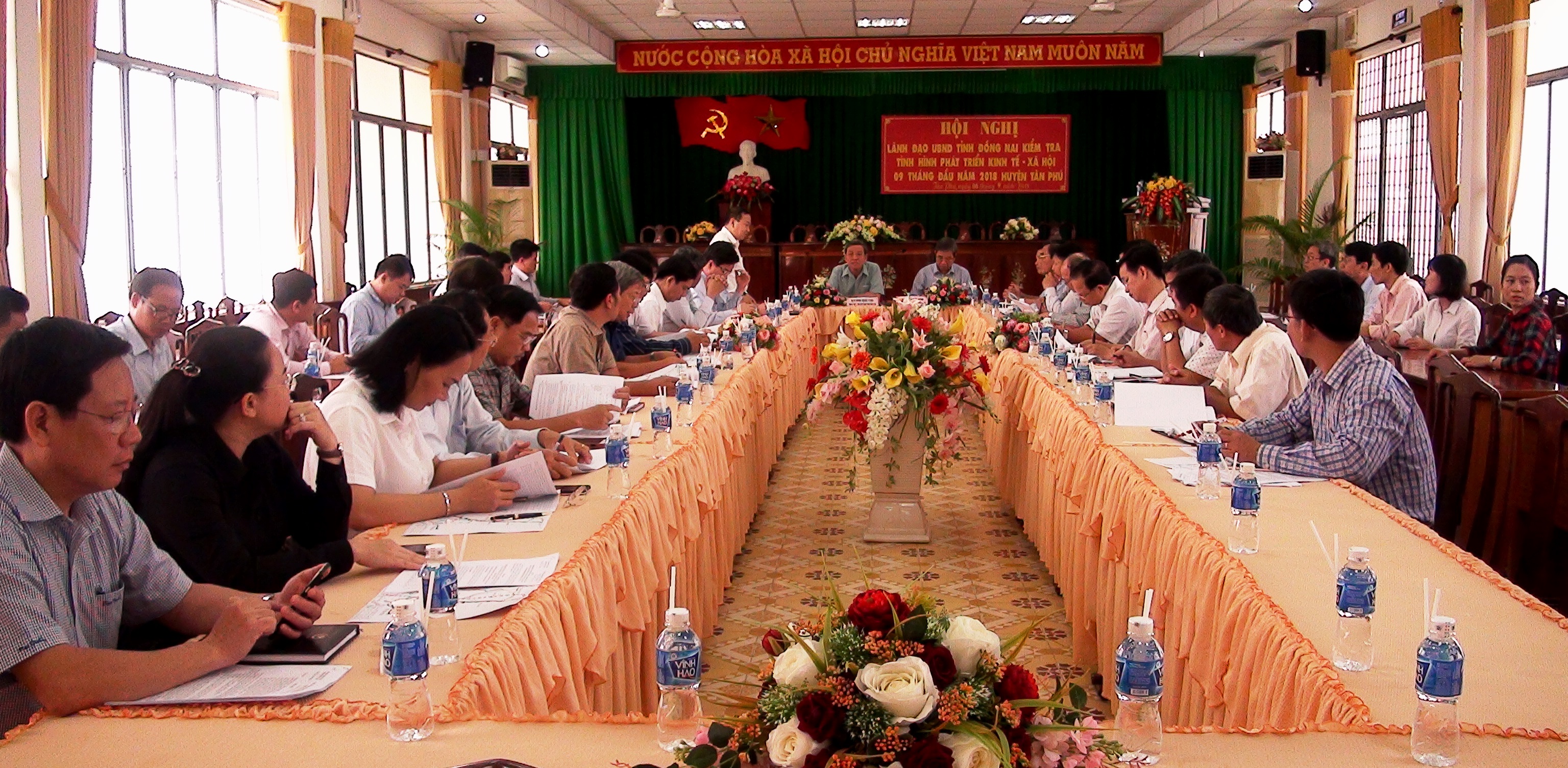 Chủ tịch tỉnh làm việc tại huyện Tân Phú.jpg