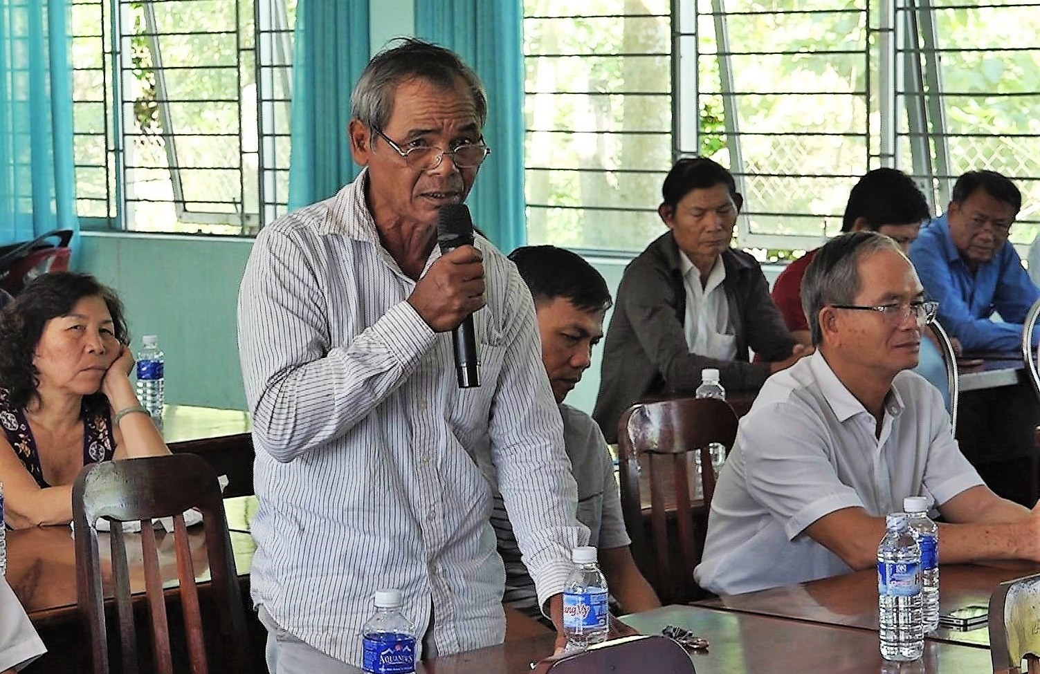 cử tri xã Phú Bình nêu các ý kiến đến các đại biểu HĐND tỉnh và huyện.jpg