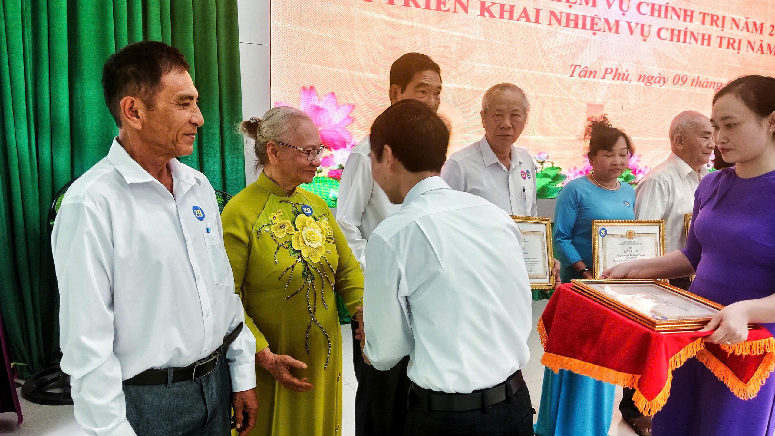 z7424884032379 3c28ad8b8f2496013eeabe828b219a0b