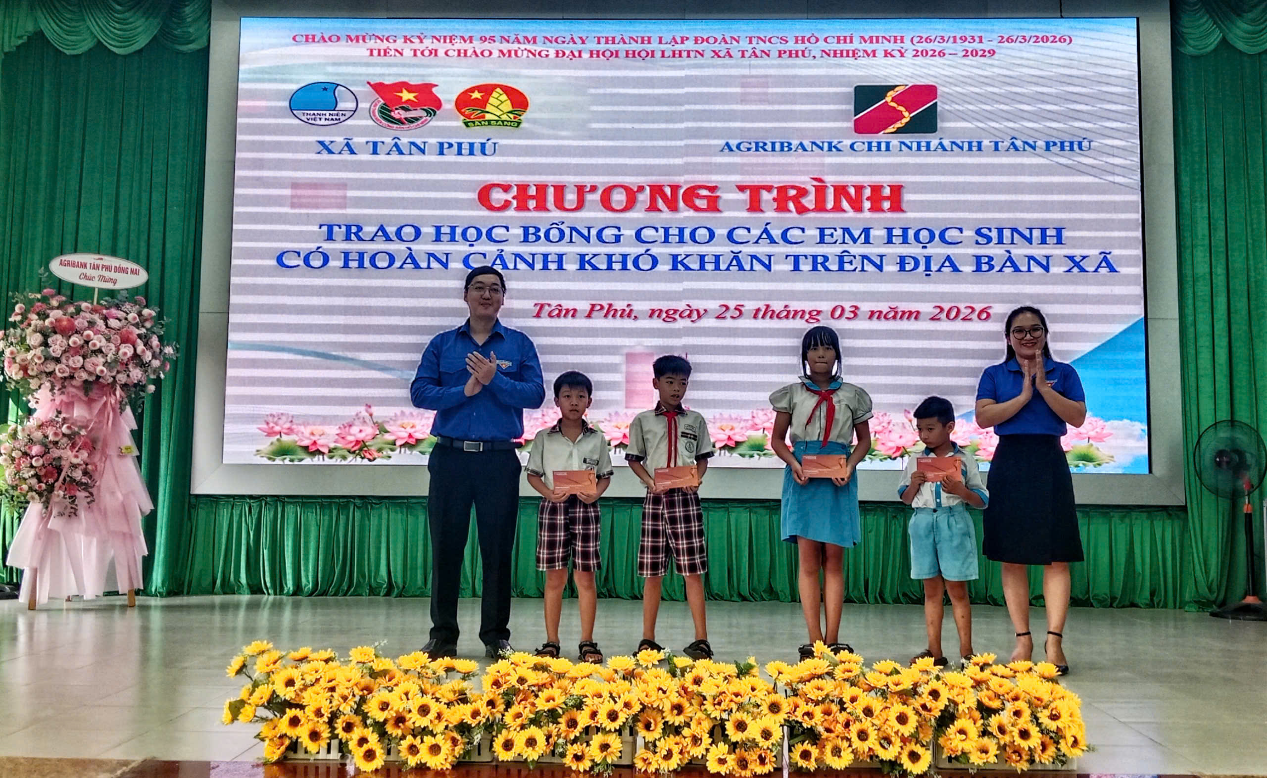 5ce6a36ed7d4598a00c58